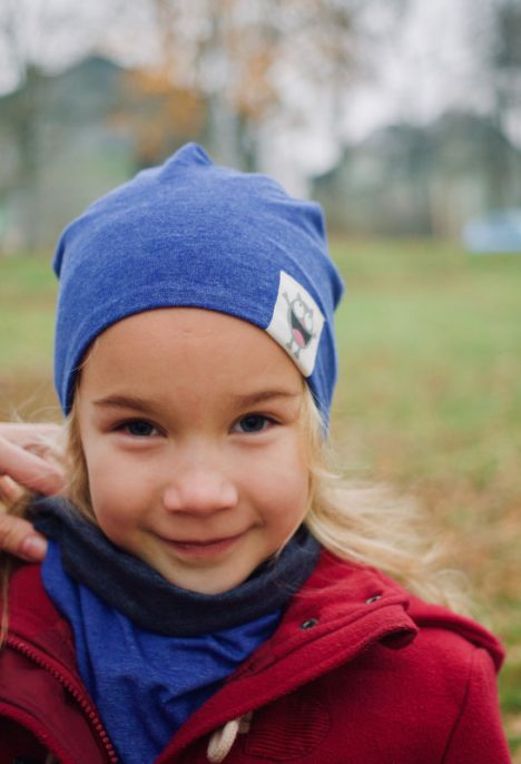 Pavasarinė kepurė 'MANO NUOTAIKA' Dvipusė Mėlyna-Pilka