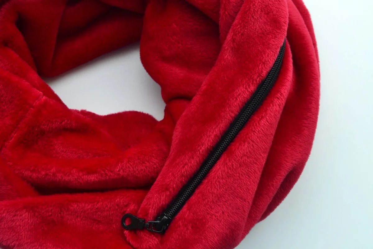 Raudonas moteriškas šalikas su kišene smulkmenoms