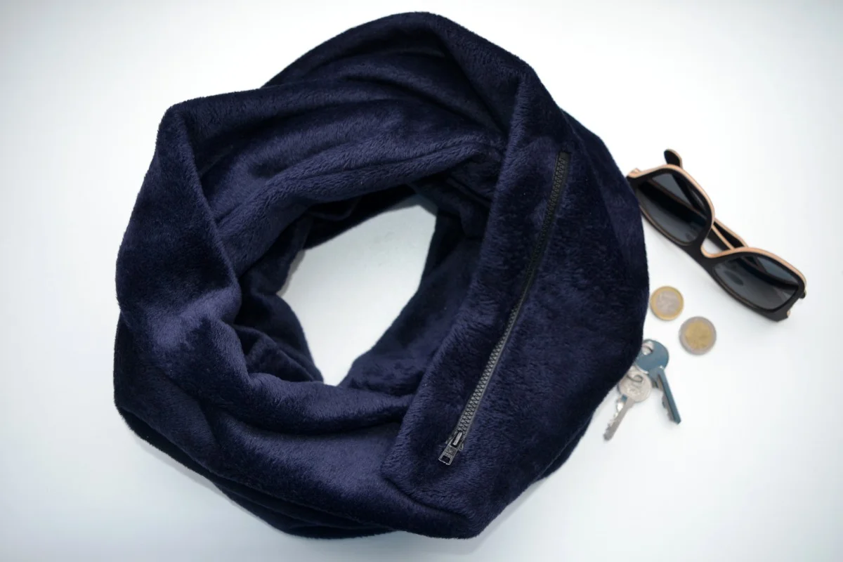 Šiltas šalikas su kišene - Tamsiai mėlynas